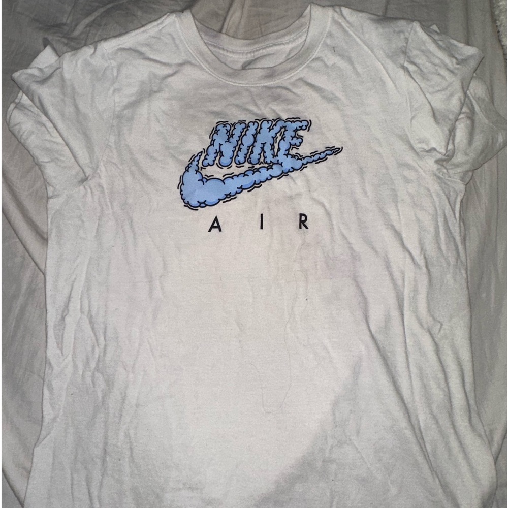 NIKE white grade school t shirt